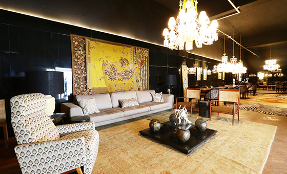 Haroldo de Barros Rodrigues e Frederico Morán – Restaurante CASACOR. Pela primeira vez o restaurante estará localizado no alto das arquibancadas do Jockey, numa das paisagens mais bonitas e emblemáticas da cidade. Com 412m², o espaço será um ambiente atual e sofisticado, projetado para que o cliente possaficar à vontade, não apenas para comer, mas também para um bate papo ou reunião. Os arquitetos escolheram elementos clássicos e contemporâneos que convivem em equilibrada e delicada harmonia, valorizando e estimulando os sentidos.