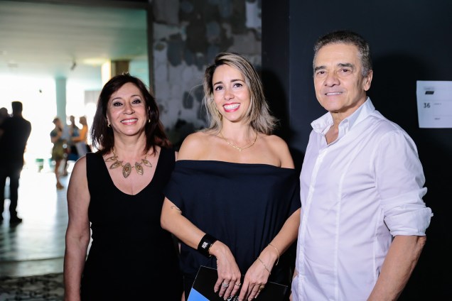 <span>Vera Capaverde, Karina Capaverde e Valdecir Santos</span> <span>Vera Capaverde, Karina Capaverde e Valdecir Santos</span>