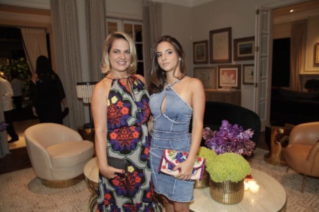 Cris Renaux e Ana Carvalhaes Cris Renaux e Ana Carvalhaes