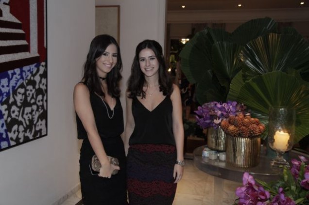 Marcela Caio e Paula Caio Marcela Caio e Paula Caio