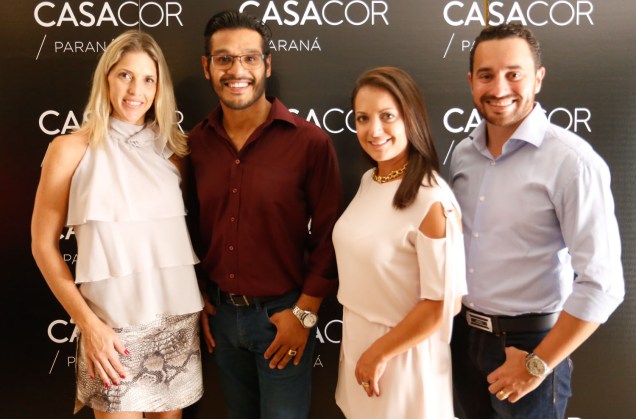 A arquiteta Renata Pisani, Jeferson Leandro (Avex Home) e os arquitetos Gisela Miró e Rafael Carvalho. A arquiteta Renata Pisani, Jeferson Leandro (Avex Home) e os arquitetos Gisela Miró e Rafael Carvalho.
