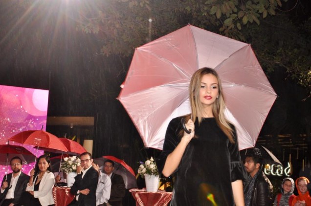 A noite chuvosa não atrapalhou o clima festivo A noite chuvosa não atrapalhou o clima festivo