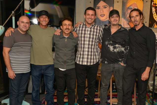 Rodrigo Fontana (meio) com a Banda Dazaranha Rodrigo Fontana (meio) com a Banda Dazaranha