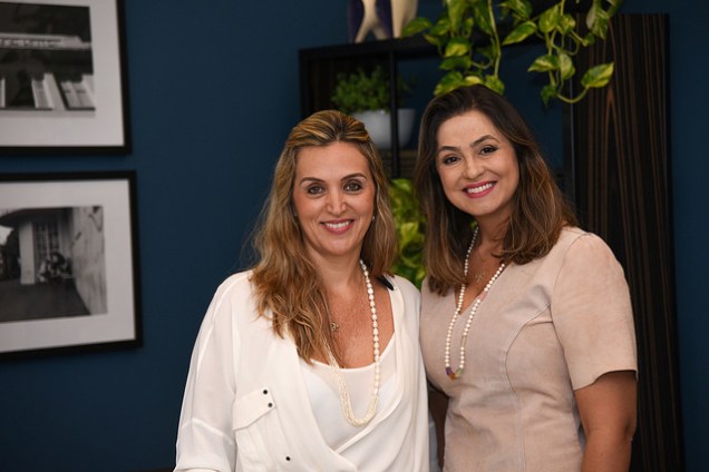 Cynara e Karina de Siqueira Cynara e Karina de Siqueira