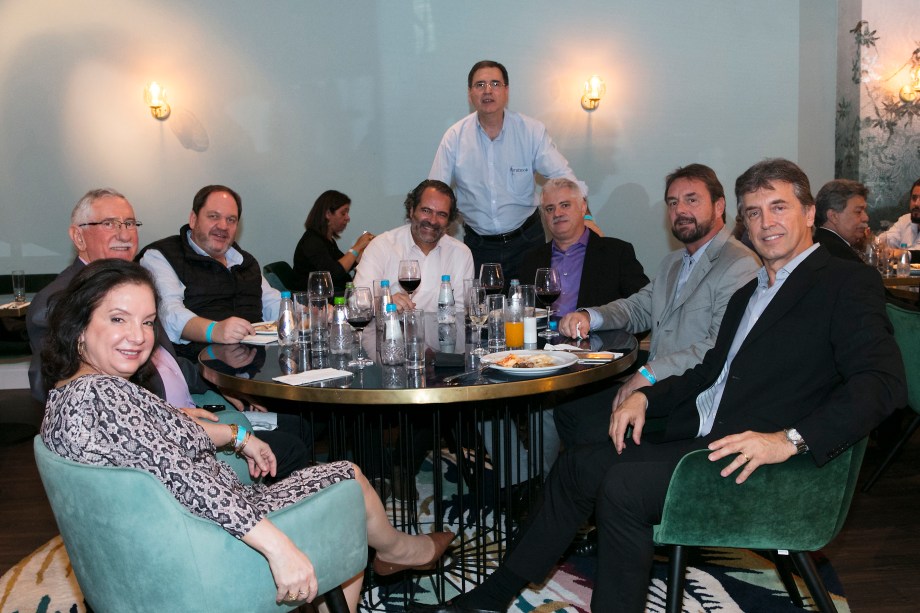 Maria Teresa de Almeida Martines, Deonicio Jakuposki, Roberto Bandeira, Henrique Marcondes, Americo Silva, Marco Silva, Francisco Martines e Wilson Correia