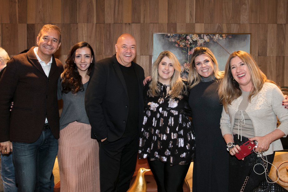 Olegário de Sá, Nathalia Candelária, Gilberto Cioni, Jéssica Adan, Giselle Martos e Carmen Alvin