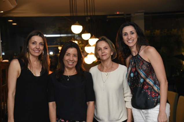 <span>Cristiana Bava e Graziela De Caroli, do Grupo Abril, com Eliane Martins e Sheila de Podestá, diretoras da CASACOR Goiás.</span> <span>Cristiana Bava e Graziela De Caroli, do Grupo Abril, com Eliane Martins e Sheila de Podestá, diretoras da CASACOR Goiás.</span>