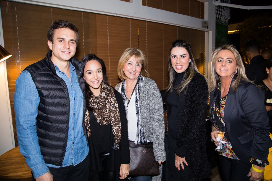 Nicolás Lojo, Vanessa Ireno, Lucy Amicón, Graziella Castanheira e Ana Paula Porto