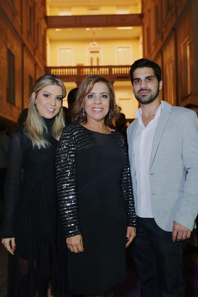 Junia, Rosangela e Eduardo Mesquita Junia, Rosangela e Eduardo Mesquita