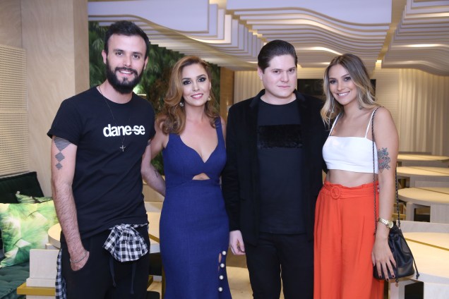 Daniel Moreira, Lídia Branquinho, Marcus Leite e Isabelle Souza Daniel Moreira, Lídia Branquinho, Marcus Leite e Isabelle Souza