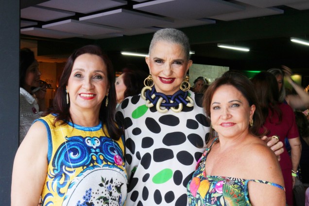 Rita Márcia Machado Moema Leão e Maria José Santana Rita Márcia Machado Moema Leão e Maria José Santana