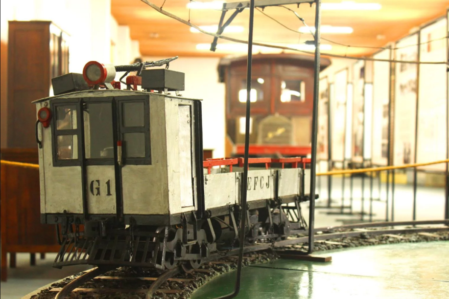 Centro de Memória Ferroviária. Endereço: Av. Emílio Ribas, s/n, Capivari). Horário: Sexta e sábado: 9h às 11h30 e das 13h às 16h30. Ingresso: entrada gratuita. Site: https://www.efcj.sp.gov.br/Home/CentroMemoria