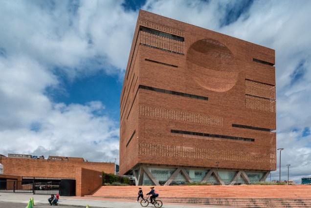 Arquitetura Hospitalar: Santa Fe de Bogotá Foundation / El Equipo de Mazzanti Arquitetura Hospitalar: Santa Fe de Bogotá Foundation / El Equipo de Mazzanti