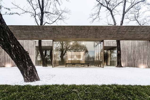 Arquitetura Religiosa: Waterside Buddist Shrine / ARCHSTUDIO Arquitetura Religiosa: Waterside Buddist Shrine / ARCHSTUDIO