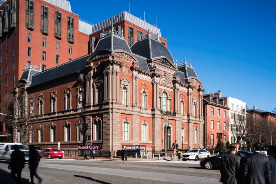 Com 34 janelas, o edifício localizado na Avenida Pennsylvania, em Washington, ganhou mais transparências na fachada.