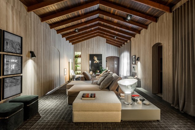 <strong>MELHOR AMBIENTE - VENCEDOR</strong>: Estar Íntimo – “Made for you” Duratex, dos designers Moacir Schmitt Júnior e Sálvio Moraes Júnior. <strong>MELHOR AMBIENTE - VENCEDOR</strong>: Estar Íntimo – “Made for you” Duratex, dos designers Moacir Schmitt Júnior e Sálvio Moraes Júnior.