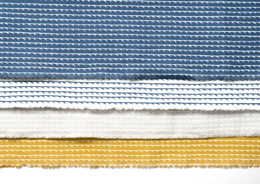 Artek – a marca aceitou o desafio de trabalhar em um espaço compacto para apresentar seus produtos. Na edição de setembro de Maison & Objet, ela apresenta versões das luminárias Golden Bell e Beehive Black, criadas por Alvar Aalto e o tecido Rivi, assinado por por Ronan & Erwan Bouroullec.
