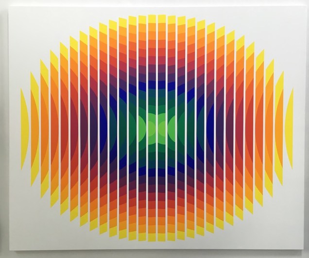 Panorama - Obra de Julio Le Parc - Série 14 - 2 Ovale fractionné na Galeria Nara Roesler. Panorama - Obra de Julio Le Parc - Série 14 - 2 Ovale fractionné na Galeria Nara Roesler.