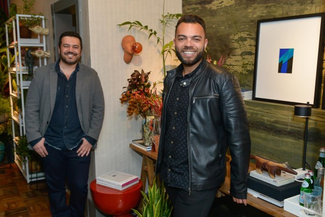 Profissionais Jairo Lopes e Pedro Tessarollo Profissionais Jairo Lopes e Pedro Tessarollo