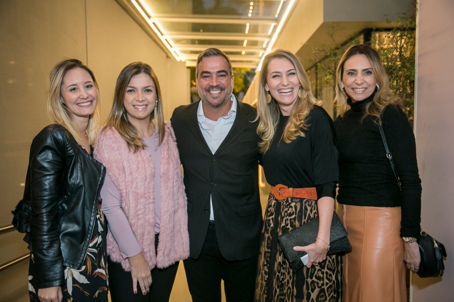 Daniele Ferreira, Juliana Moser, Cadu Torres, Juliana Simas e Alessandra Lobo