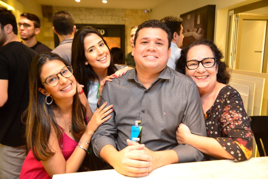 Tatiana Mendes, Luana Figueiredo, Victor Guimarães e Nereide Figueirêdo