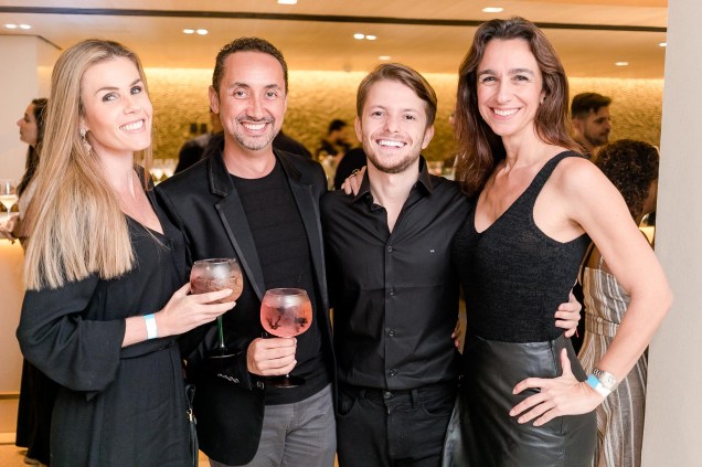Juliana Neves de Castro, Emerson Araujo, Victor Niskier e Mabel Graham Juliana Neves de Castro, Emerson Araujo, Victor Niskier e Mabel Graham