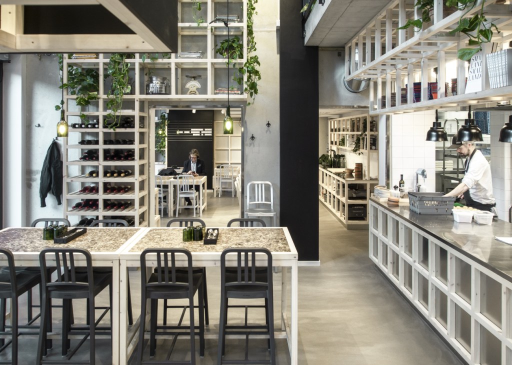 emeco_111navy_1_9351