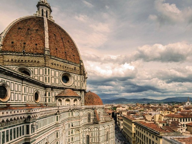 Catedral de Santa Maria del Fiore, Florença de Fillippo Brunelleschi (entre outros grandes mestres) - 1296 e 1436. Catedral de Santa Maria del Fiore, Florença de Fillippo Brunelleschi (entre outros grandes mestres) - 1296 e 1436.