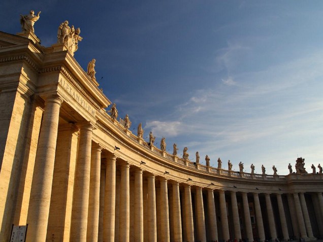Coluna de Bernini - Vaticano - Piazza San Pietro - Roma. Coluna de Bernini - Vaticano - Piazza San Pietro - Roma.