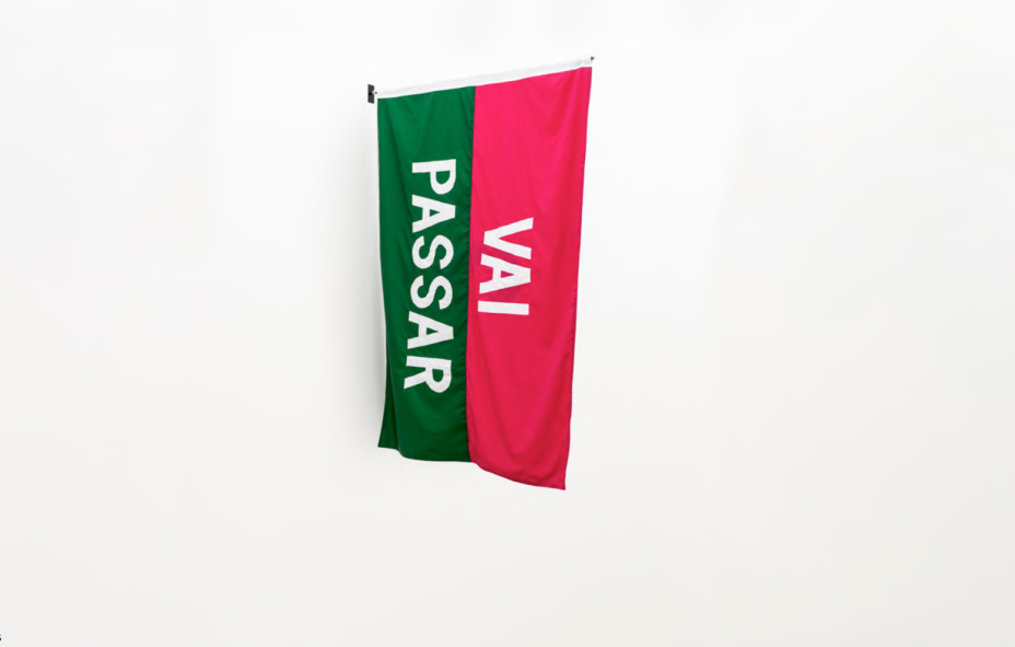 <span>Marcos Chaves - “Vai passar (?)” (2019) - Galeria Nara Roesler.</span>