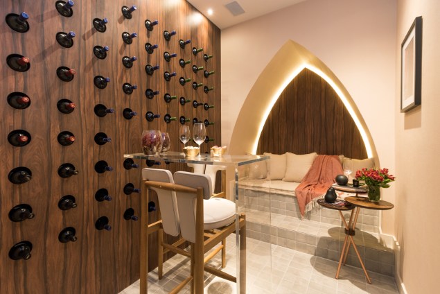 CASACOR Pernambuco 2019. Sala do Vinho - Carol Azevedo e José Roberto Gouveia. CASACOR Pernambuco 2019. Sala do Vinho - Carol Azevedo e José Roberto Gouveia.