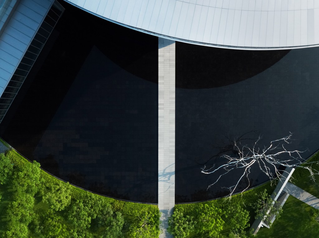 tadao-ando-he-art-museum-china-photography_dezeen_2364_col_2