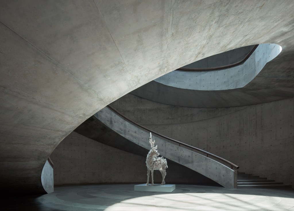 tadao-ando-he-art-museum-china-photography_dezeen_2364_col_7