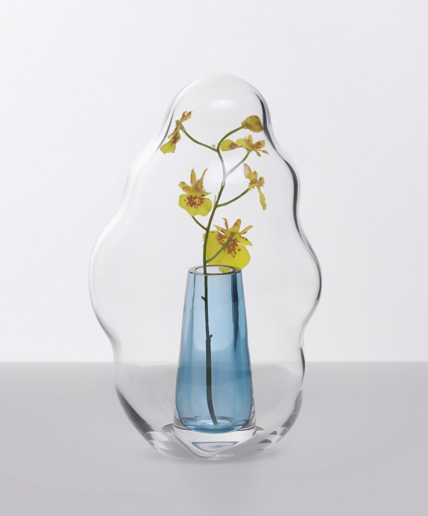 yuhsien-bubble-flower-hood-vases-design_dezeen_2364_col_2-scaled yuhsien-bubble-flower-hood-vases-design_dezeen_2364_col_2-scaled