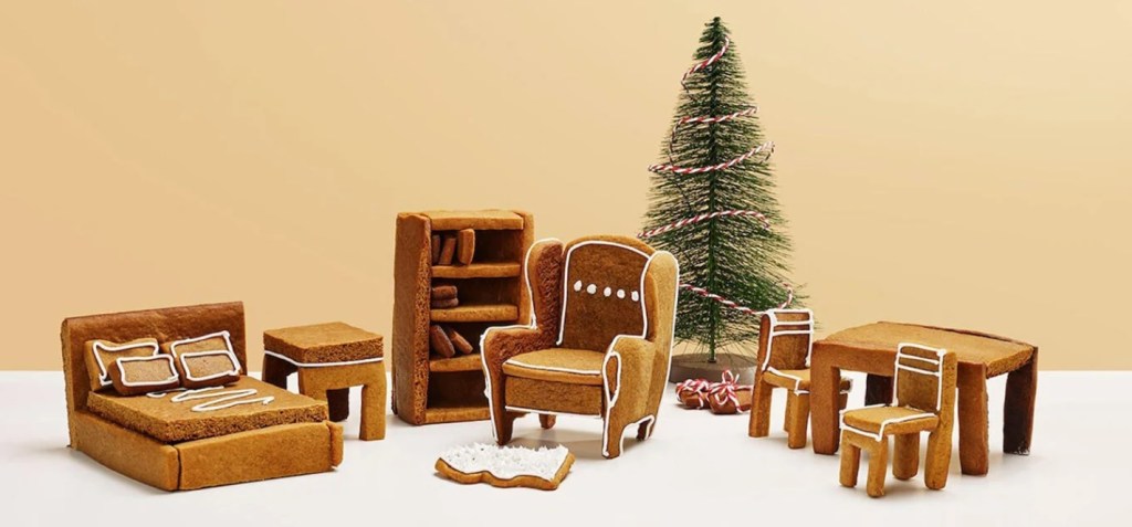 natal-ikea-biscoito-mobiliario-01 Cama, poltrona, mesa e cadeiras feitas de biscoito. Árvore de Natal ao fundo