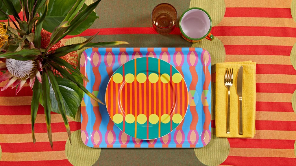 yinka-ilori-homeware-drop-design_dezeen_2364_col_10-2048×1152 yinka-ilori-homeware-drop-design_dezeen_2364_col_10-2048×1152