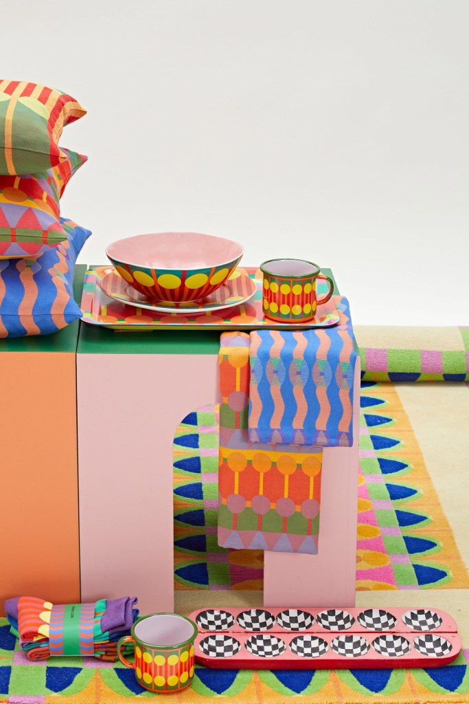 yinka-ilori-homeware-drop-design_dezeen_2364_col_4-scaled yinka-ilori-homeware-drop-design_dezeen_2364_col_4-scaled