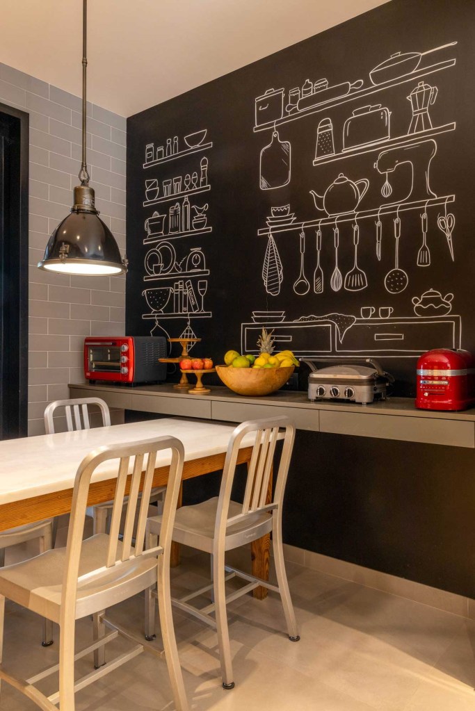 Beto-Figueiredo-Luiz-Eduardo-Almeida-reforma-apartamento-rio-de-janeiro-casacor-8 Beto Figueiredo Luiz Eduardo Almeida reforma apartamento rio de janeiro casacor rj 2021 elenco profissionais cozinha sala de jantar gourmet