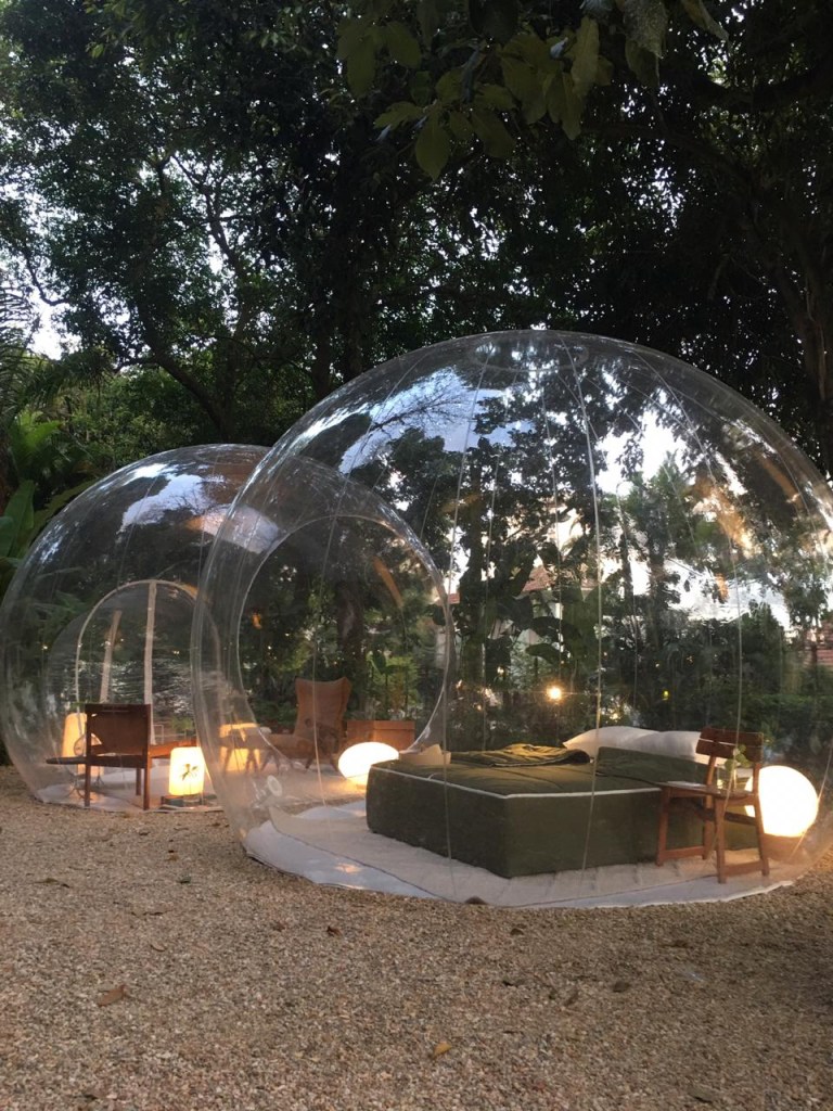 Diego Raposo Suite ao ar livre em olhas de plástico; ideal para tempos de pandemia; um dos ambientes que estarão presentes na CASACOR Rio de Janeiro que estreia dia 02 de março de 2021