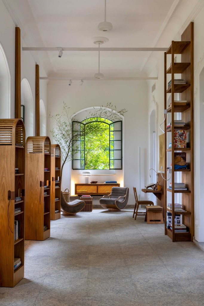 casacor rio de janeiro 2021 rj ambientes decoração arquitetura mostras lia felipe betina siqueira espaço iii pequena sala de estudos