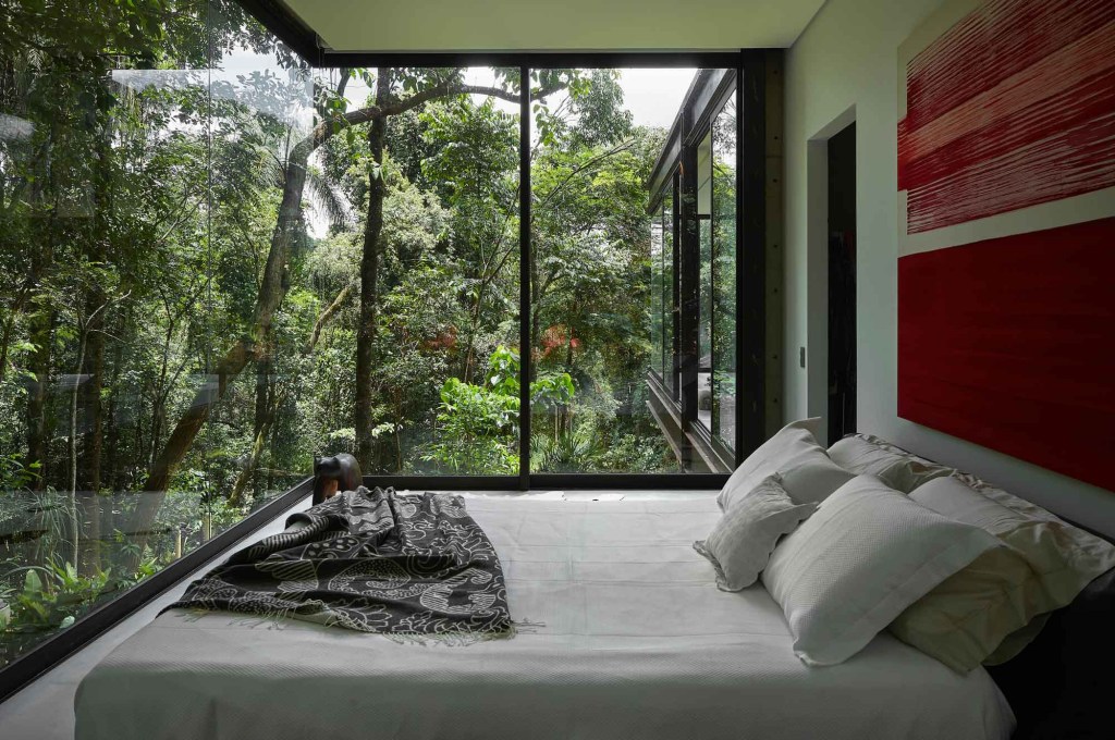 angela roldão casa de vidro arquitetura casa de campo construção projeto vidro natureza floresta modernismo casacor foto jomar bragança