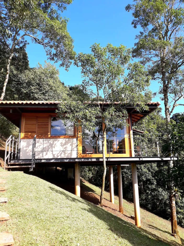 fachada santa barbara em meio a natureza fachada santa barbara em meio a natureza