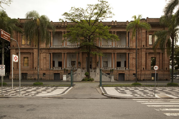 fachada da pinacoteca de são paulo