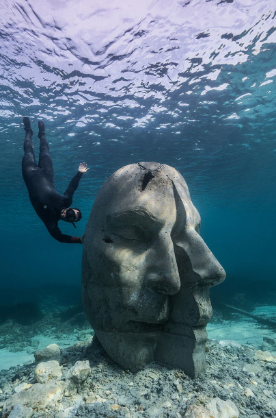 museu subaquatico debaixo d'água mar mediterrâneo jason decaires mergulho arte escultura frança