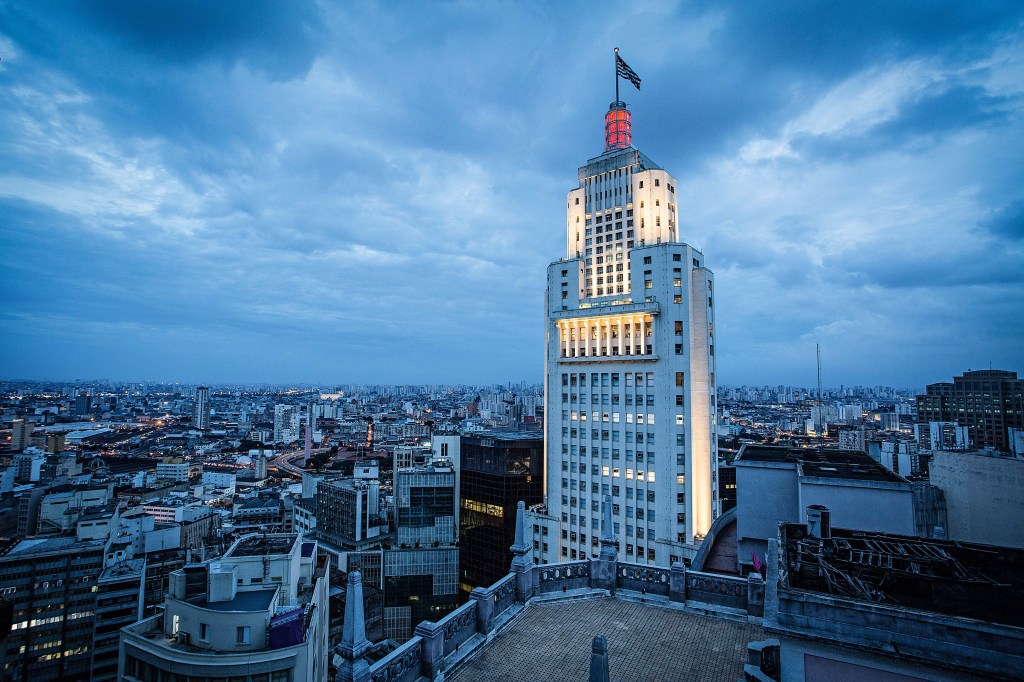 Farol Santander antigo Banespa reformado em 2018