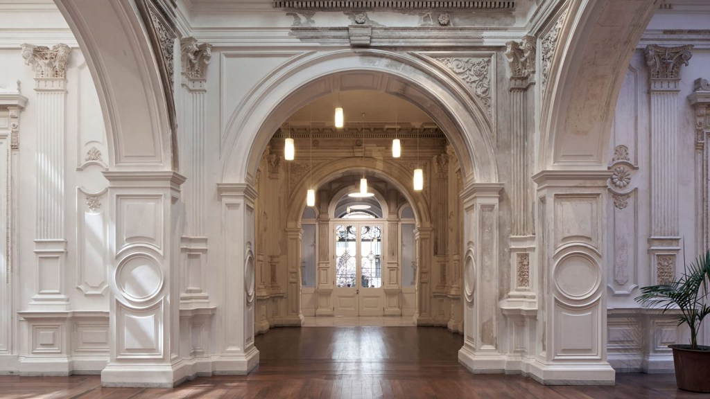 palacio-pereira-puga-velasco Entrada principal do Palácio Pereira nova sede do Ministério da Cultura