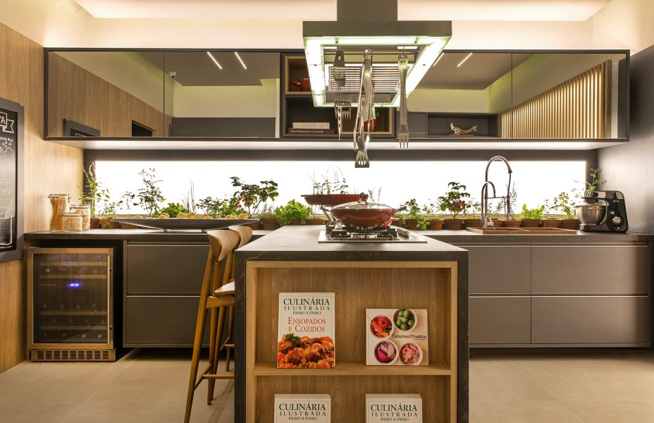 Cozinha do Chef. Adriana Canin, Daniela Alves Trovo e Márcia Okamura - CASACOR Ribeirão Preto 2018 