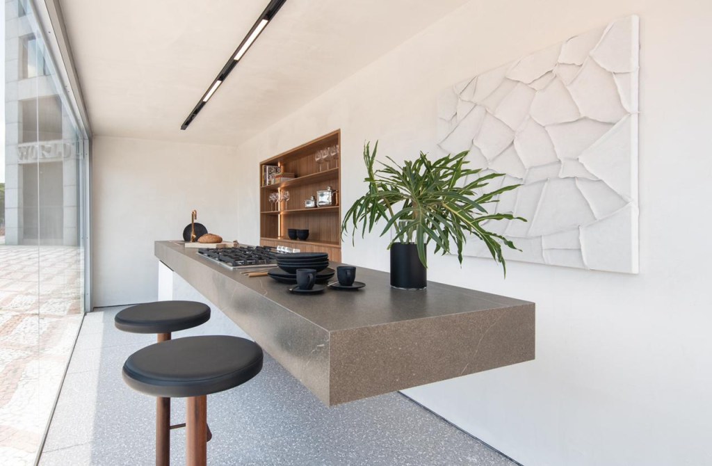 Cucina Essenziale feita por Gabriel Lucca Cucina Essenziale, por Gabriel de Lucca para o Janelas CASACOR São Paulo
