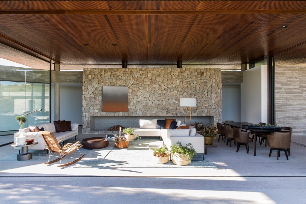 Hueb Ferreira Arquitetos -casa-das-pedras-maira-acayaba Casa das Pedras por Hueb Ferreira Arquitetos