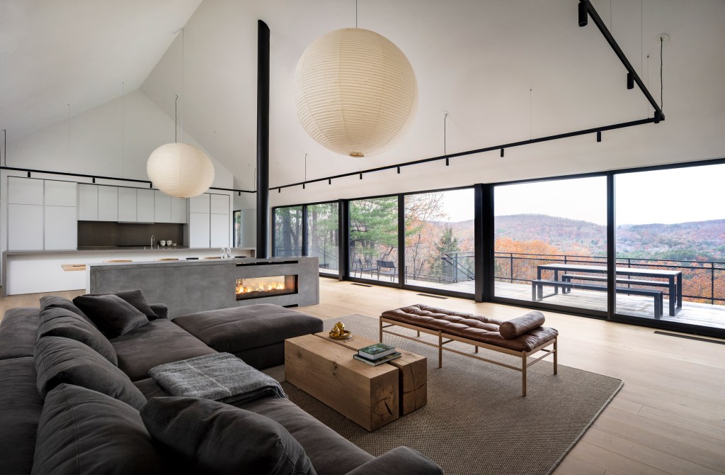 ledge-house-desai-chia-architecture-cornwall-connecticut_dezeen_2364_col_8-2037×2048 casa de campo em Connecticut